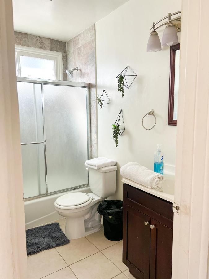 Charming Century City Condo Лос-Анджелес Экстерьер фото